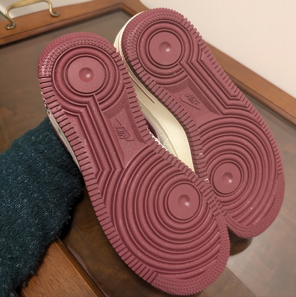 Nike AF1 Low Valentine's Day 2023 - Picture 7 of 7